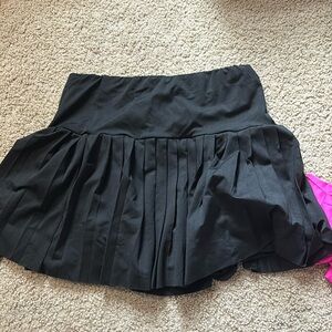 black skirt